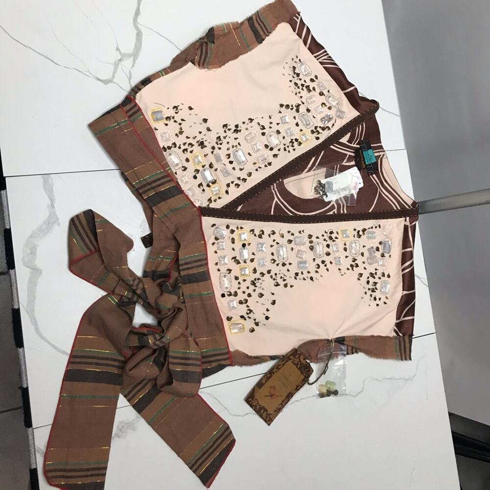 a common thread cropped wrap top - Picture 4 of 7